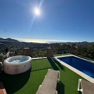 Villa En Con Piscina, Jacuzzi Y Espectaculares Vistas, Frigiliana